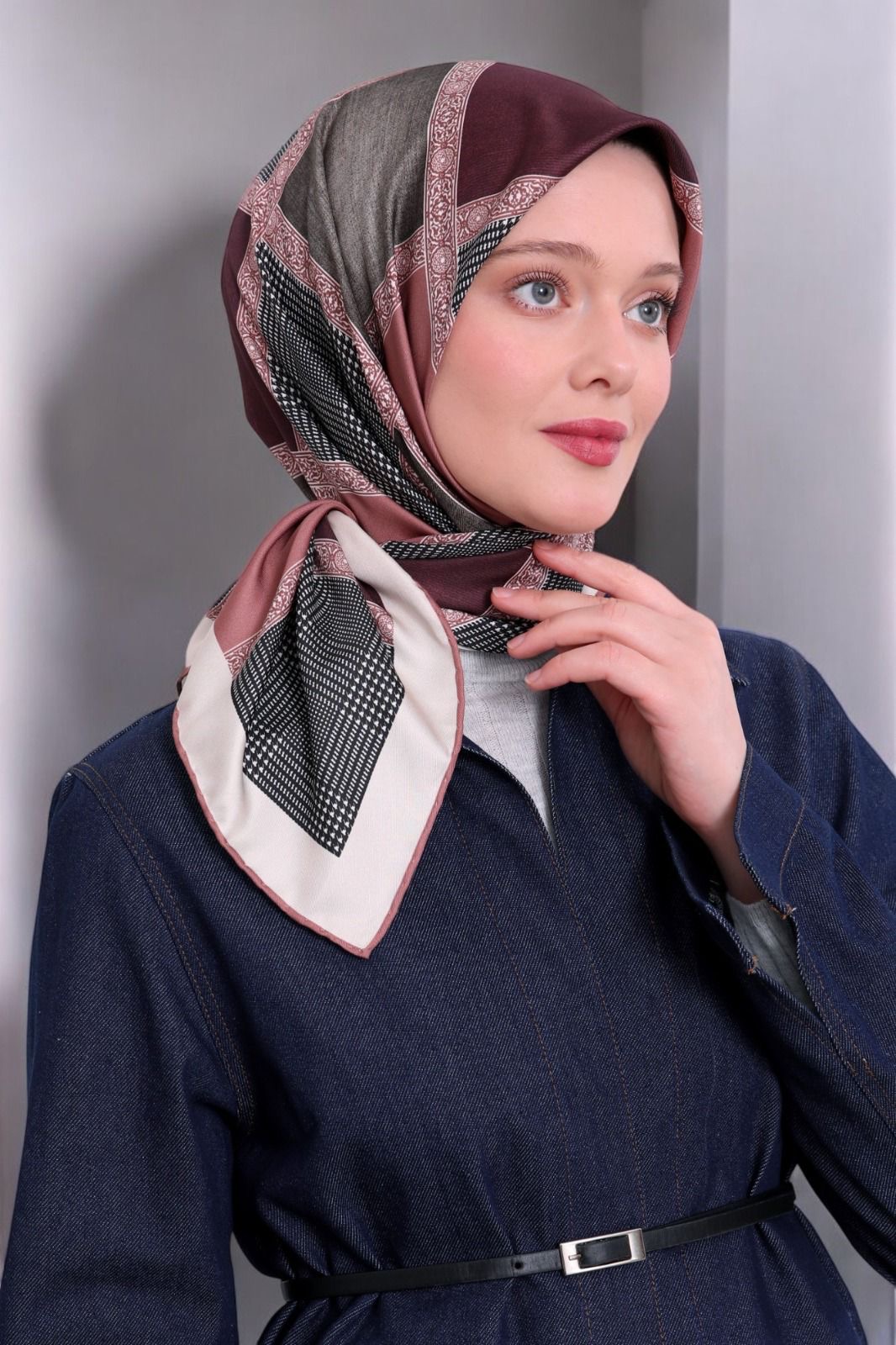 Moda Mevsimi Levidor Trend Desenli Twill Eşarp 5538-04 Gül Kurusu